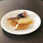 パティスリー＆ブーランジェリー ラ・パルム・ドール - ダークチェリータルト、生パウンド〜ルビーベリー〜、バームクーヘン、カレーフィナンシェ