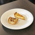 パティスリー＆ブーランジェリー ラ・パルム・ドール - ピザパン？、キッシュ