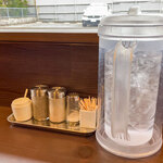 かいの - 卓上の調味料も優秀。