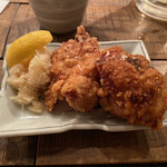 ランタン - ハーフ唐揚げ。抜群に旨い。付け合せは大根おろし。
