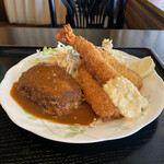 ぽんぽこ・コーヒー＆レスト - Cランチ(ハンバーグ+海老フライ)