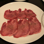 花田流焼肉 炭家 - 上タン塩