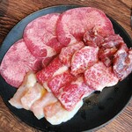 あみやき亭 - スペシャルランチのお肉たち