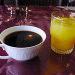 パッサージュ・ドール - ランチのフリードリンクからホットコーヒーとオレンジジュース