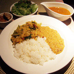 ディラーニさんのスリランカカレー - ポークカレーとキャベツカレー