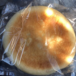 パン工房 かおり - 豚パン(肉まんみたいな具材が入ったパンです)