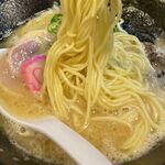 炭火焼 西垣鶏 - 鶏Sobaの麺