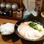 横浜家系ラーメン 横浜道 - 