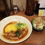 SPICY CURRY 魯珈 - 鶏せせりと梅と紫蘇のカレーとぷちサラダ～春の訪れ～
