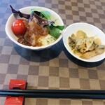 中國菜館 美鈴 - ランチセットのサラダとザーサイ