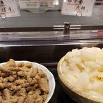 竈炊き立てごはん 土井 - たたきごぼう、ゆずだいこんもあっさりしていて
      とっても美味しい❗