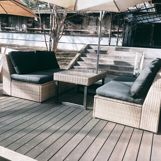 テラス席入口4名様
・ペット可能
・天候により利用不可