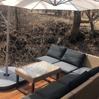 テラス席下段奥5名様
・ペット可能
・天候により利用不可