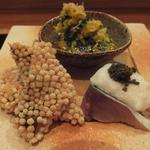 旬菜料理 山灯 - 「鮎のあられ揚げ」「〆鯖の山かけ」「菊花のおひたし」