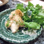 ブラッスリー 吟醸 - 取分けされた　大きな海老のマヨネーズ炒め