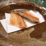 ブラッスリー 吟醸 - 料理長からサービス　黒カレイの骨せんべい