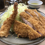 いもや - とんかつ定食にエビフライを追加