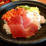 れすとらん四六時中 - ご飯少なめで注文。海鮮はそのままでも食べられます。