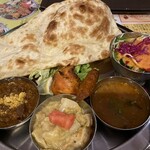 シャングリラ・モティ - 料理写真:ロクピリヤセット