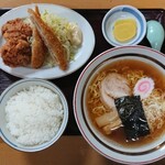 Ichina - ラーメンセット(ラーメン＋白身魚フライ・唐揚げ＋ライス)