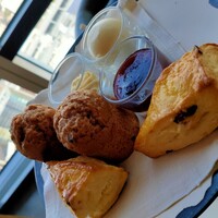 ザ タヴァン グリル＆ラウンジ - 