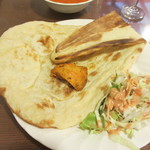 SiA - ナン、チキンティッカ、サラダ