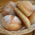 ヴィラデスト ガーデンファーム アンド ワイナリー - 自家製パン