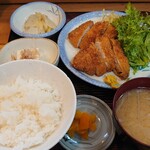 Jiyuu bako - トンカツ定食 850円（税込）