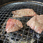 焼肉プサン - 一気に焼かないのが貧乏人