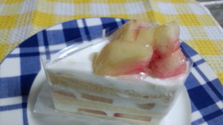 Fureshuru - 桃のショートケーキ