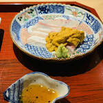 富小路 やま岸 - ◎明石産の真鯛と由良の黒うに（むらさき雲丹）。