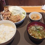 新時代 - 唐揚げ定食。