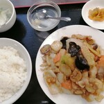 聚友楼 - ハッポウサイ　700円