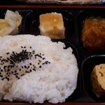 まつばら本店 - ご飯、厚焼き玉子、カボチャ、揚げ出し、お新香