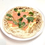 Cafe&bar B1 - スモークサーモンPIZZA 1210円 