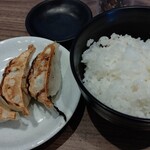 麺行使 伊駄天 - 餃子セット　300円