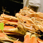 富小路 やま岸 - ◎ 越前かにの漁期は11月6日の解禁日から翌年の3月20日頃まで。越前蟹は皇室にも献上される。