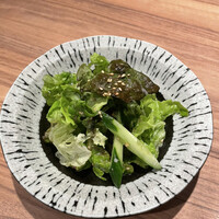 焼肉ホルモン 稲田 - サラダ
