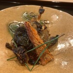 津の守坂 小柴 - すっぽん 骨付きで柔らかくて、とても好きな一品。今回も美味しいな。