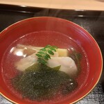 津の守坂 小柴 - メヌケのお吸い物 メヌケは好みでポン酢をつけて。出汁が美味しい。