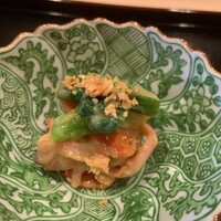 津の守坂 小柴 - 赤貝の味噌和え？ 赤貝のもありました。ここで、赤貝。ステキな組み立て。