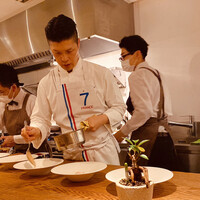 山地陽介 - 寡黙で誠実そうなオーナーシェフ・山地陽介氏。イメージが違いました〜！