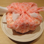 神保町 傳 - 2012.9)デザートの包み