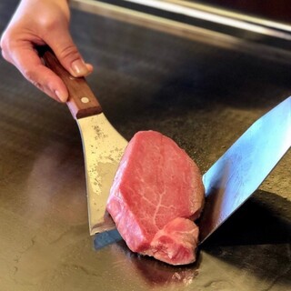 The finest A5 rank Japanese black beef Steak at a reasonable price!