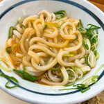 つるまる饂飩 - 玉子うどん