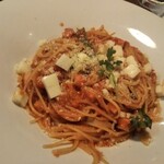 雪詩慕雲 - ベーコンとトマトとモッツァレラのパスタ。