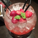 個室和食 紅炉庵 - ごろごろいちごと梅酒：780円とってもボリューミー（'13.09月より）