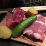 個室和食 紅炉庵 - 焜炉：熊本産黒毛和牛と琉球やんばるポークの鉄板ステーキ（'13.09月より）