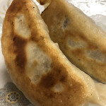 純華 - 長さ10センチの大きな餃子