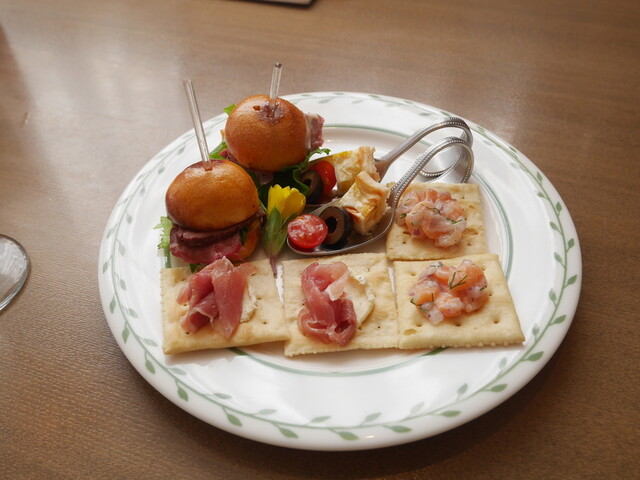 プルメリアカフェ 横浜 カフェ 食べログ